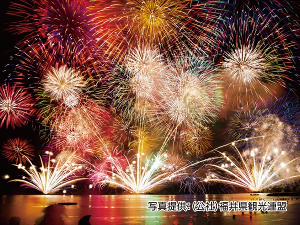 敦賀とうろう流しと大花火大会(2025)